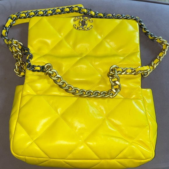 CHANEL 19 Medium Flap Bag - Mustard - Picture 2 of 4